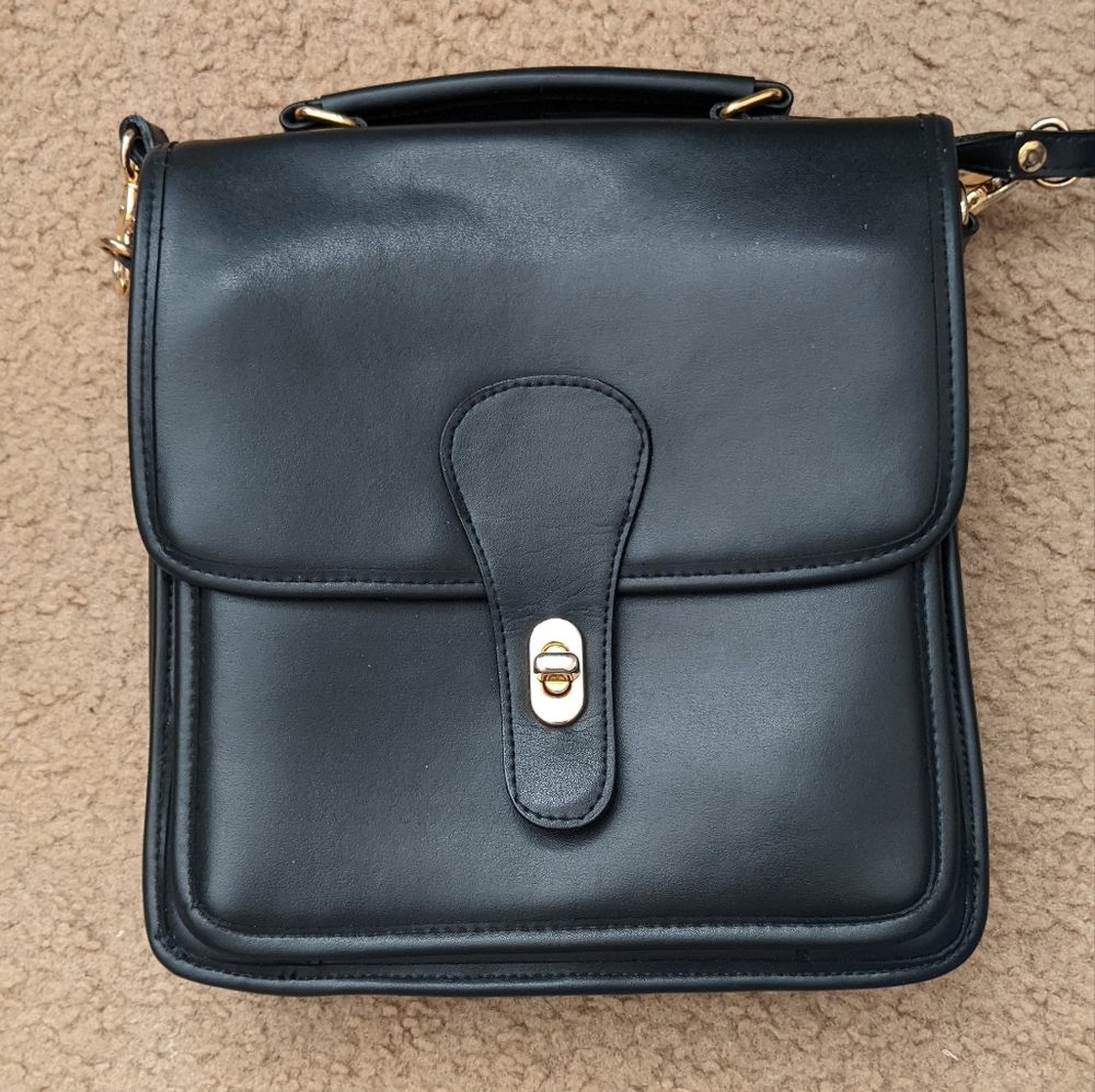 Flap turnlock crossbody bag